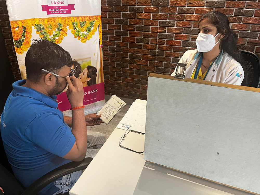 ApolloMedics Camp at Microlit Head Office in association with Axis Bank